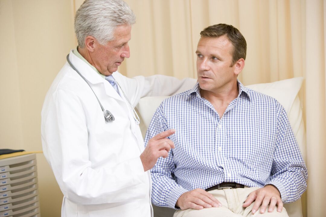 Огляди та консультації у лікаря допоможуть чоловікові вчасно діагностувати та вилікувати простатит